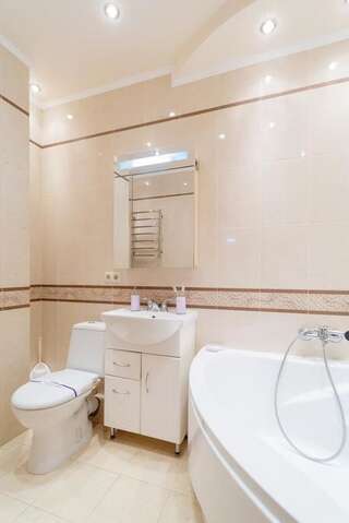 Апартаменты LuxCityApart on Ushakova 1V Киев Апартаменты с видом на озеро-41