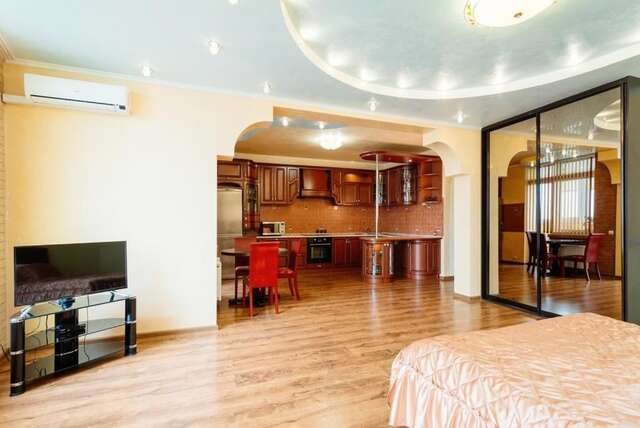 Апартаменты LuxCityApart on Ushakova 1V Киев-4