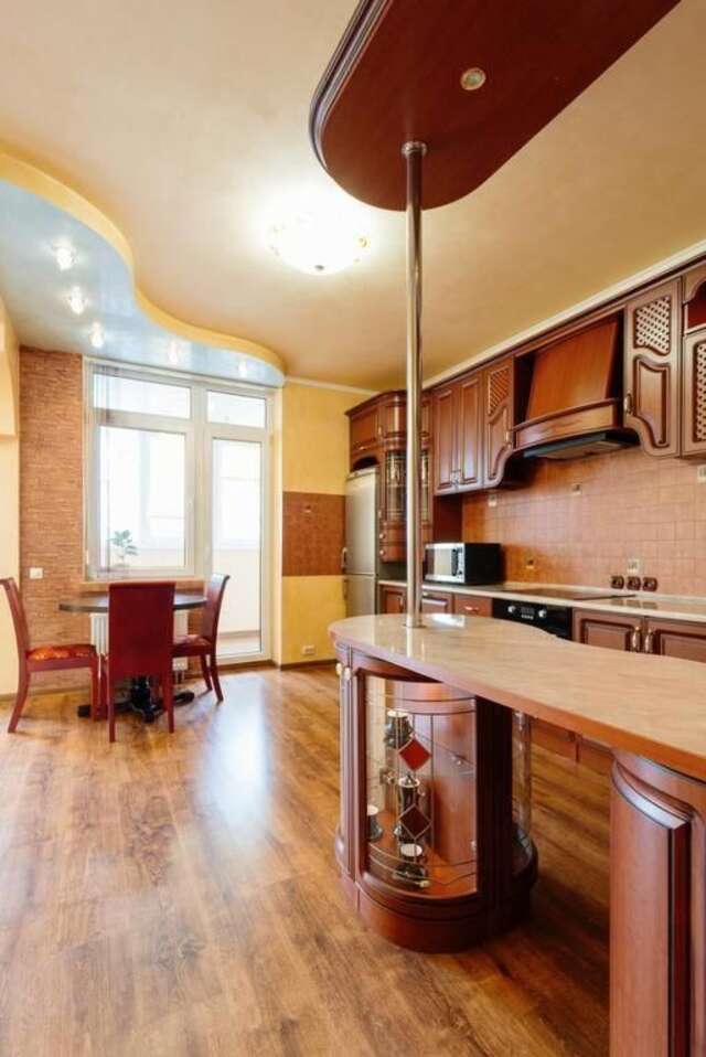 Апартаменты LuxCityApart on Ushakova 1V Киев-9